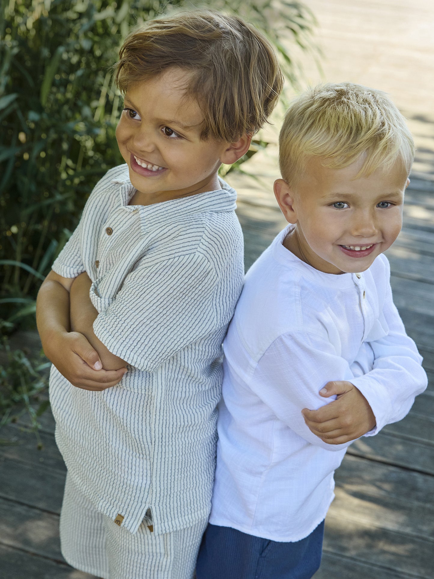 Shirt: grau,weiß, gestreift