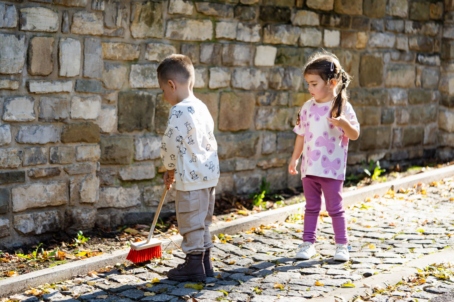 Straßenbesen aus Holz: 60 cm hoch
