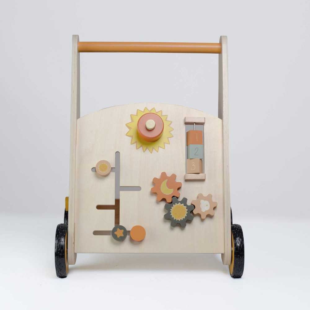 Trois Kilos Sept Lauflernwagen aus Holz