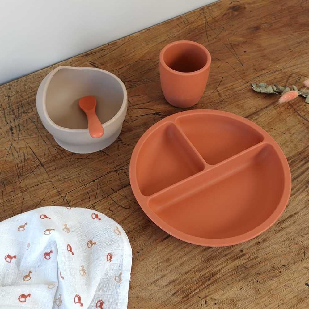 Trois Kilos Sept Silikon Geschirrset orange