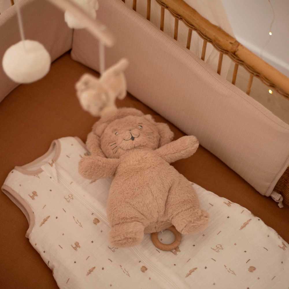 Trois Kilos Sept Spieluhr Löwe: beige 25 cm Groß