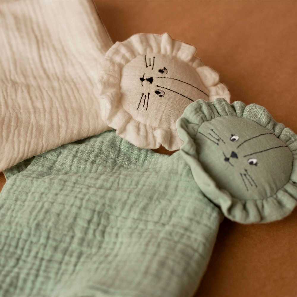 Trois Kilos Sept Kuscheltuch: Löwe: beige